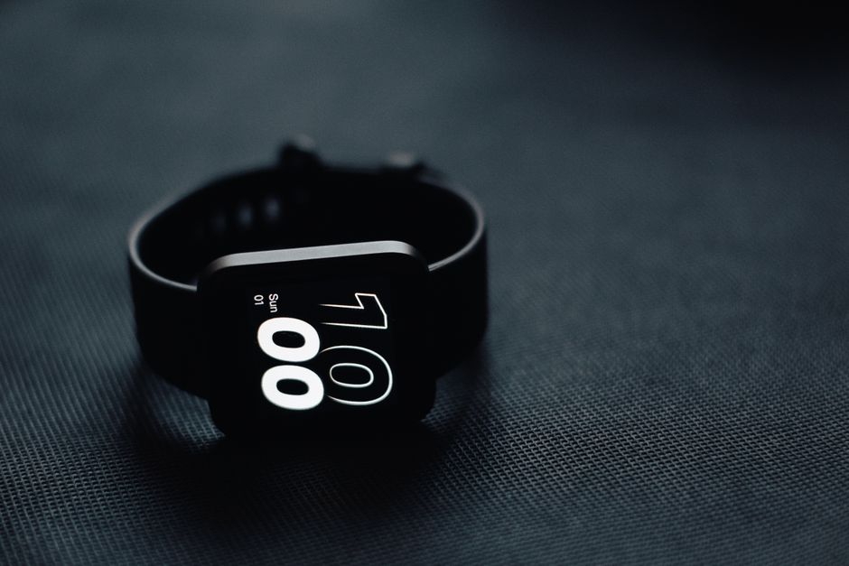A black smart ring representing the Samsung Galaxy Ring
