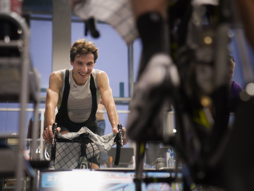 Smart Ring + Zwift: What Works UK 2026